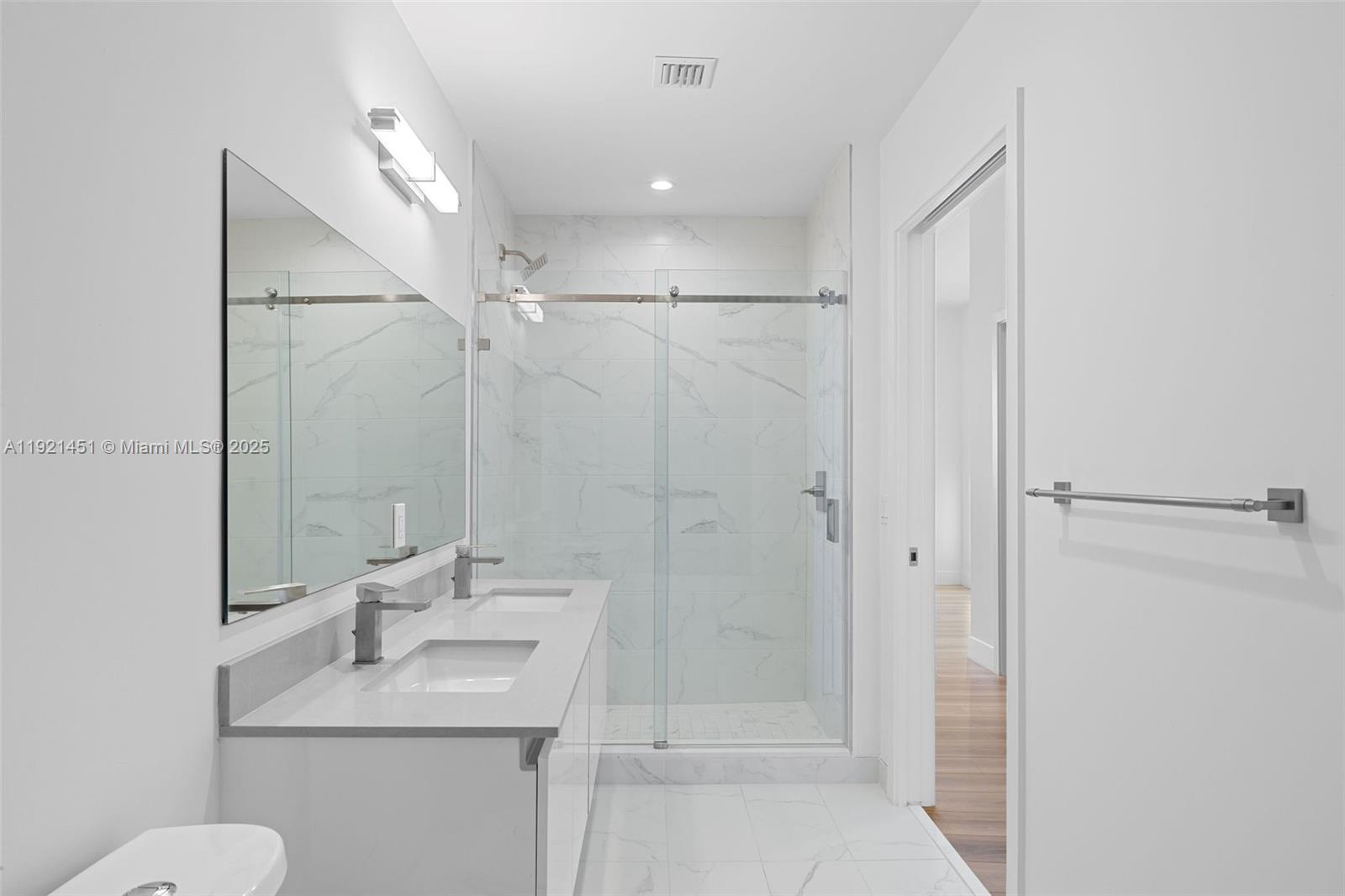 Slate Hallandale - Residential Lease