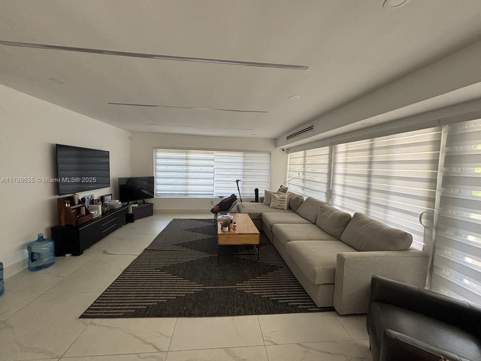 9257 Bay Dr
