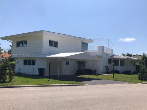 9257 Bay Dr Surfside FL 33154