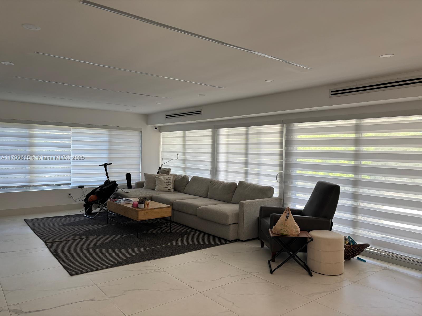 9257 Bay Dr