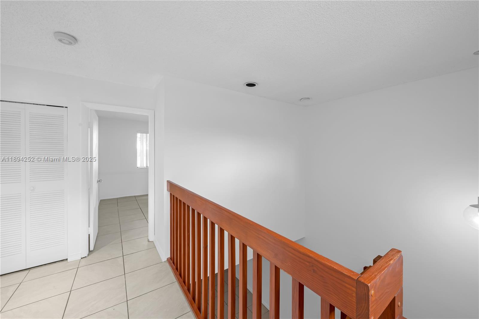 LKS OF MEADOW VILG HOMES - Residential Lease