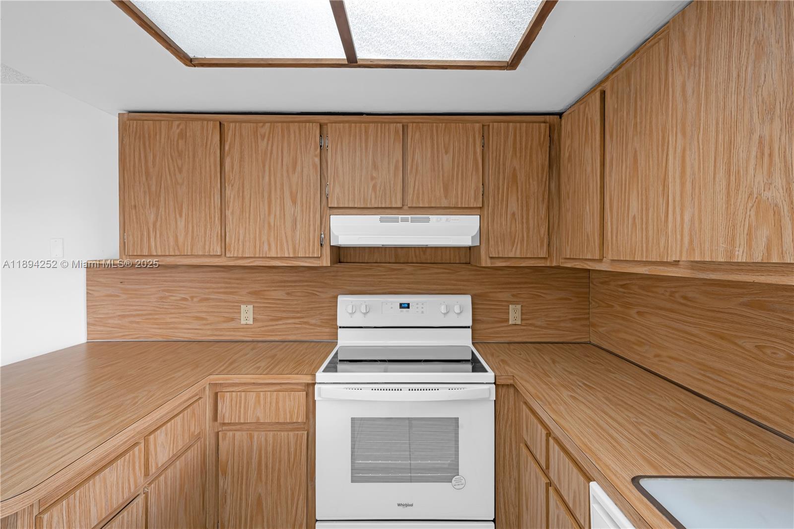 LKS OF MEADOW VILG HOMES - Residential Lease