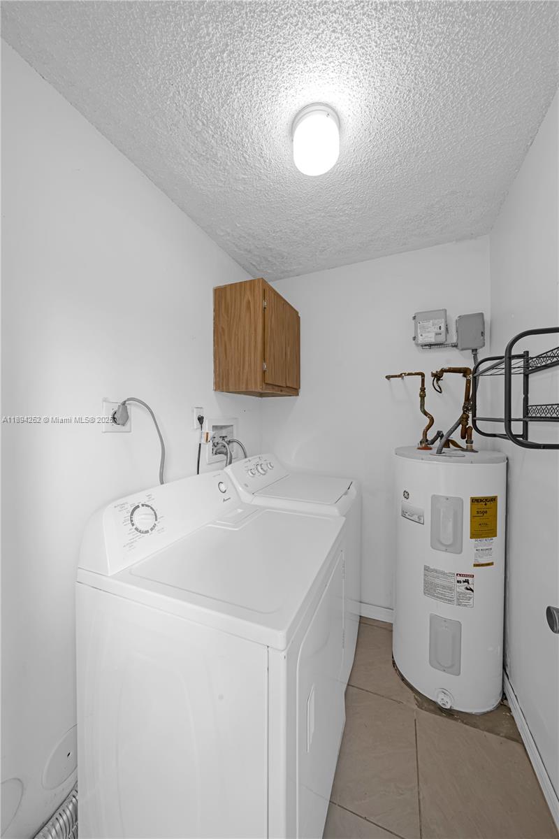 LKS OF MEADOW VILG HOMES - Residential Lease