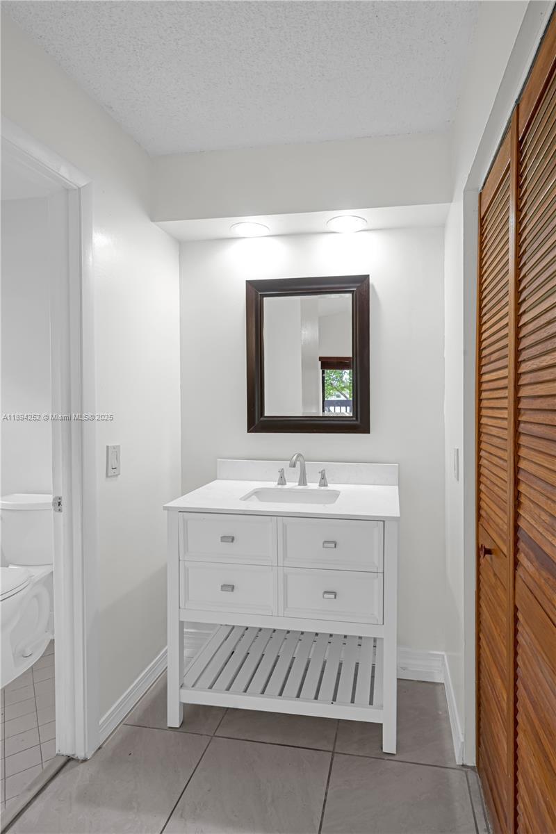 LKS OF MEADOW VILG HOMES - Residential Lease