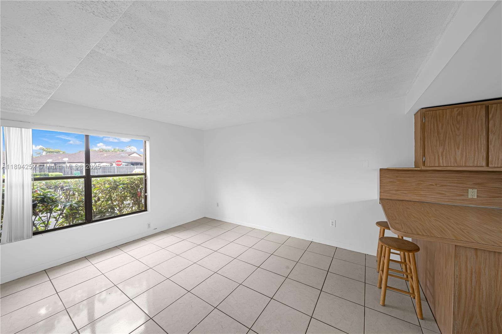 LKS OF MEADOW VILG HOMES - Residential Lease