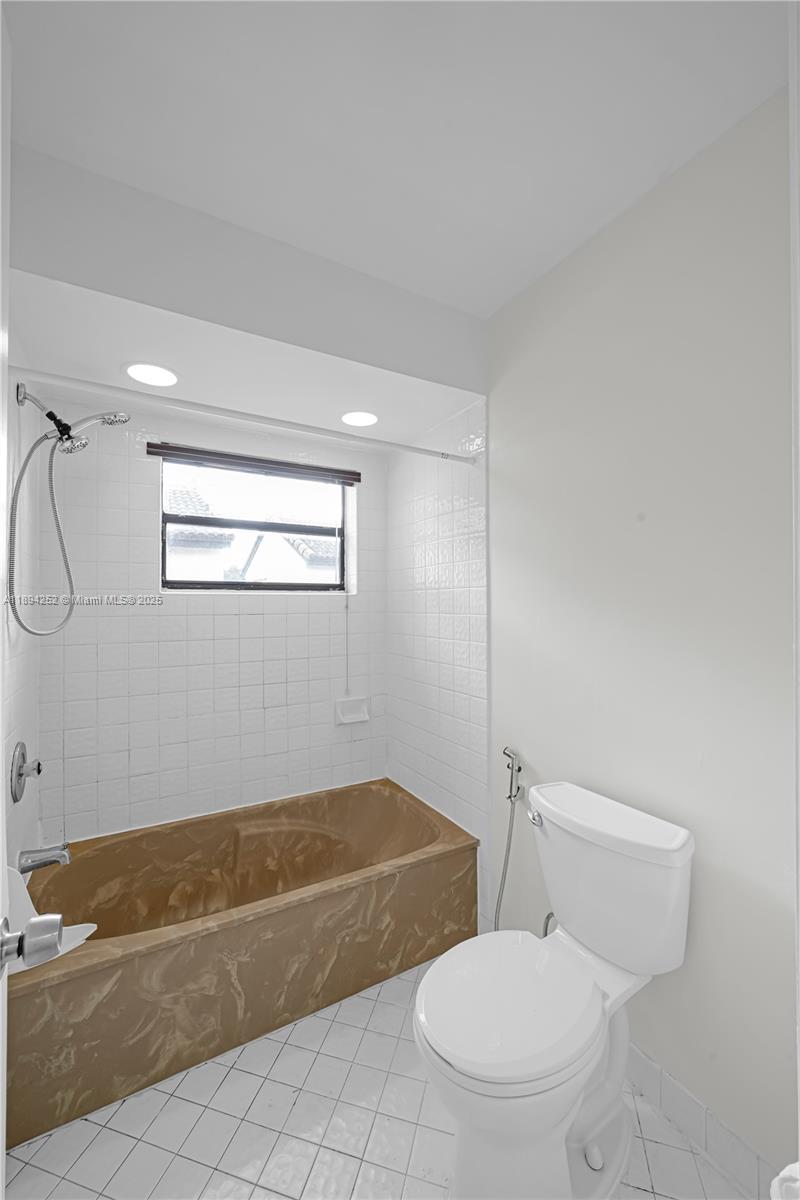 LKS OF MEADOW VILG HOMES - Residential Lease