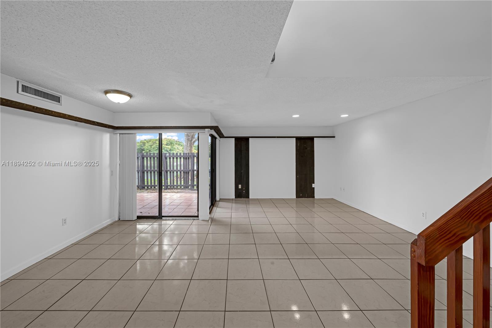 LKS OF MEADOW VILG HOMES - Residential Lease