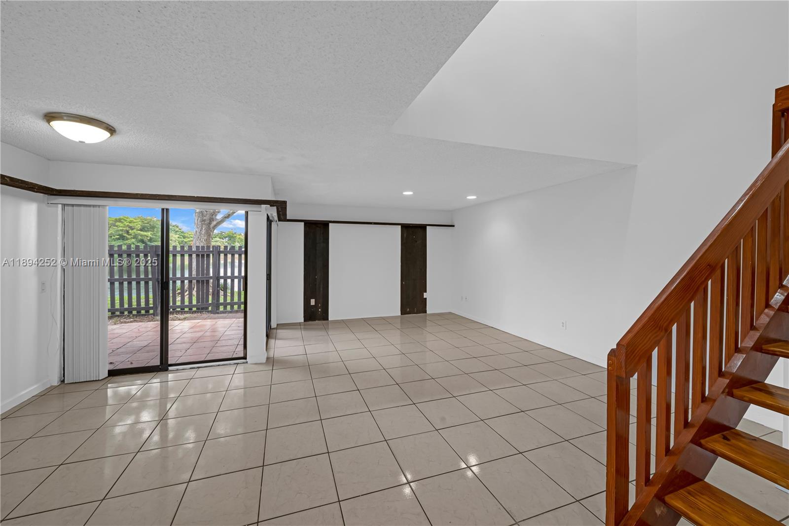 LKS OF MEADOW VILG HOMES - Residential Lease