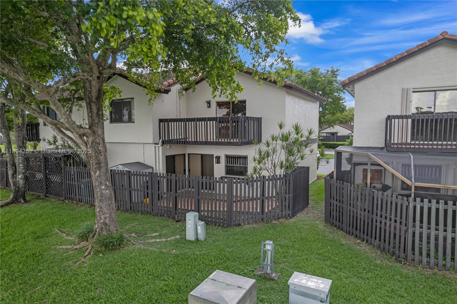 LKS OF MEADOW VILG HOMES - Residential Lease