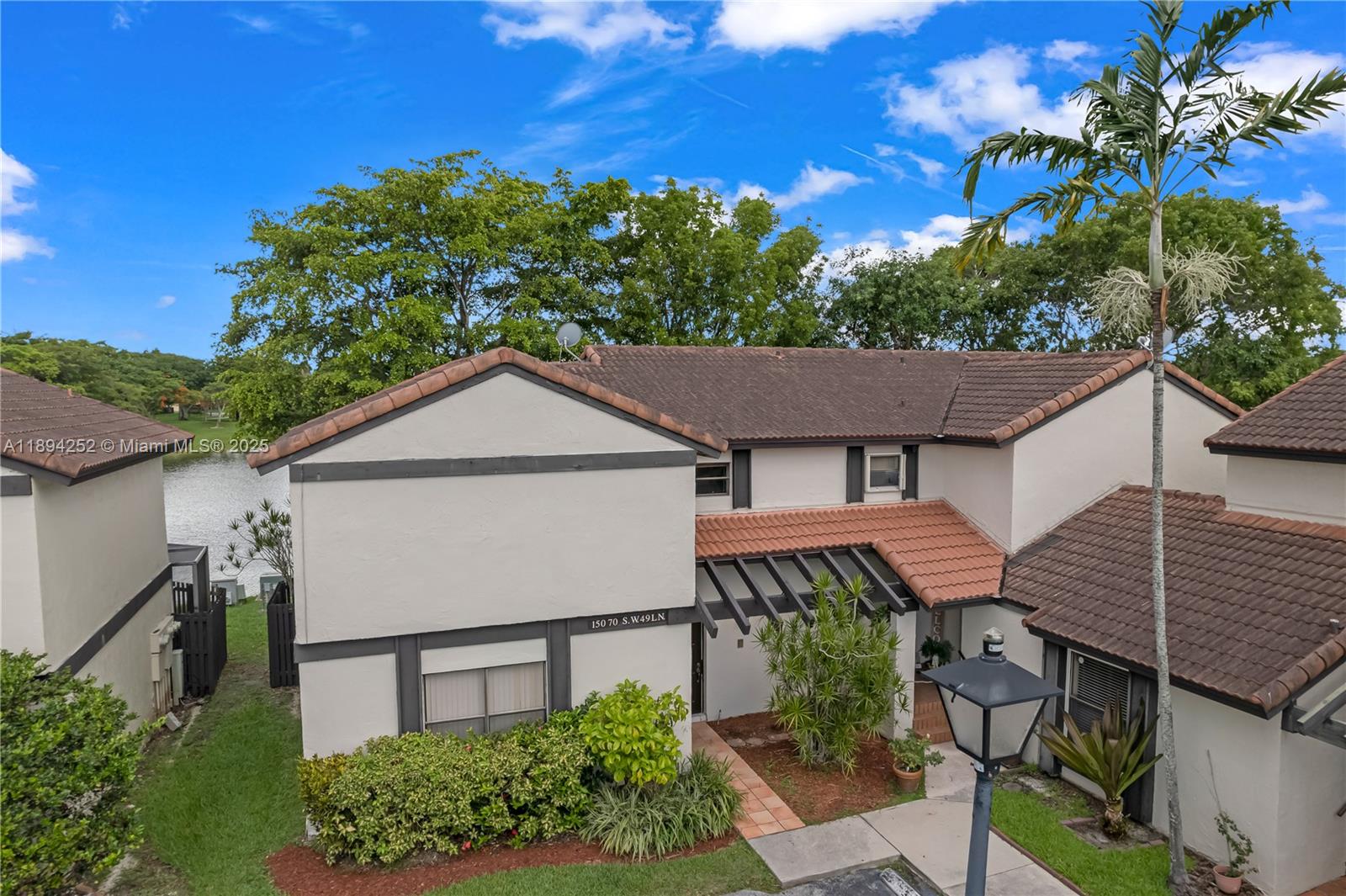 LKS OF MEADOW VILG HOMES - Residential Lease