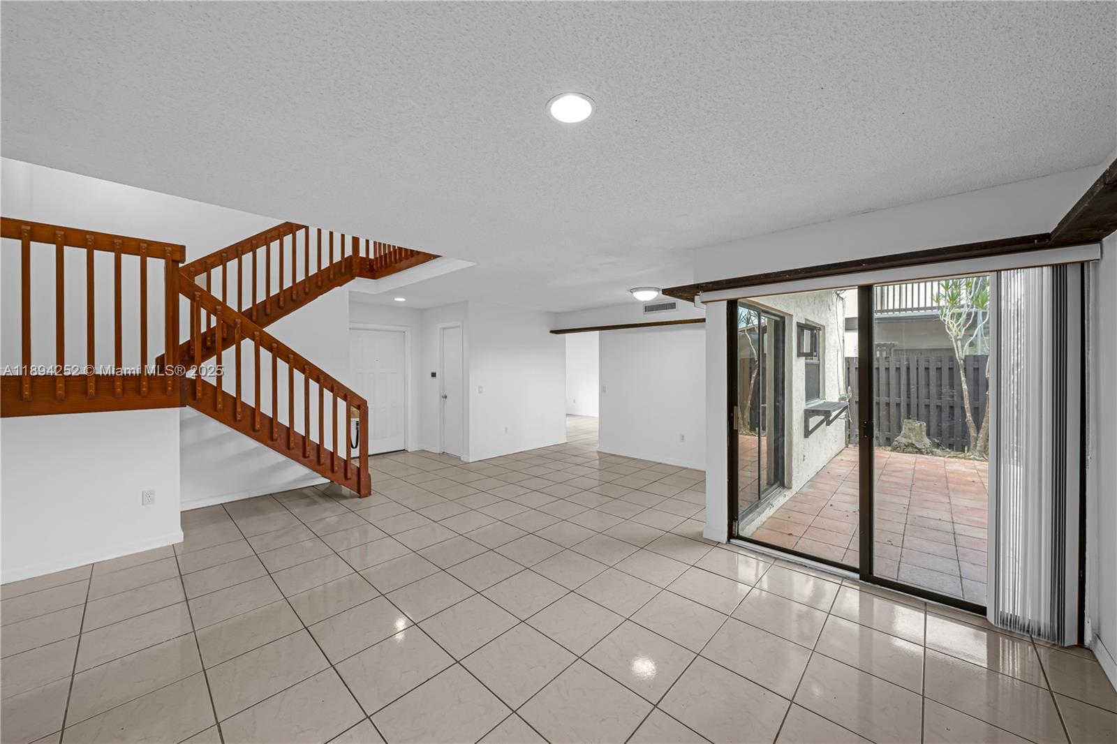 LKS OF MEADOW VILG HOMES - Residential Lease