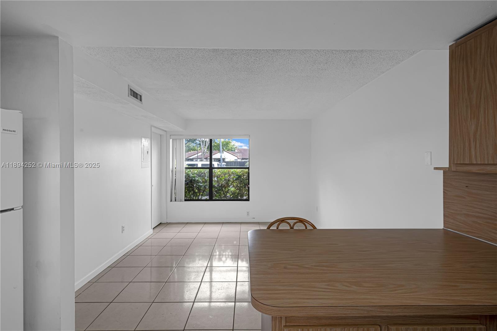 LKS OF MEADOW VILG HOMES - Residential Lease