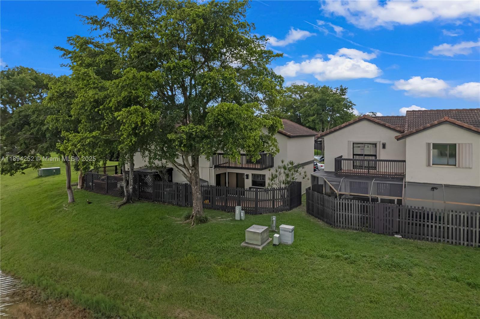 LKS OF MEADOW VILG HOMES - Residential Lease