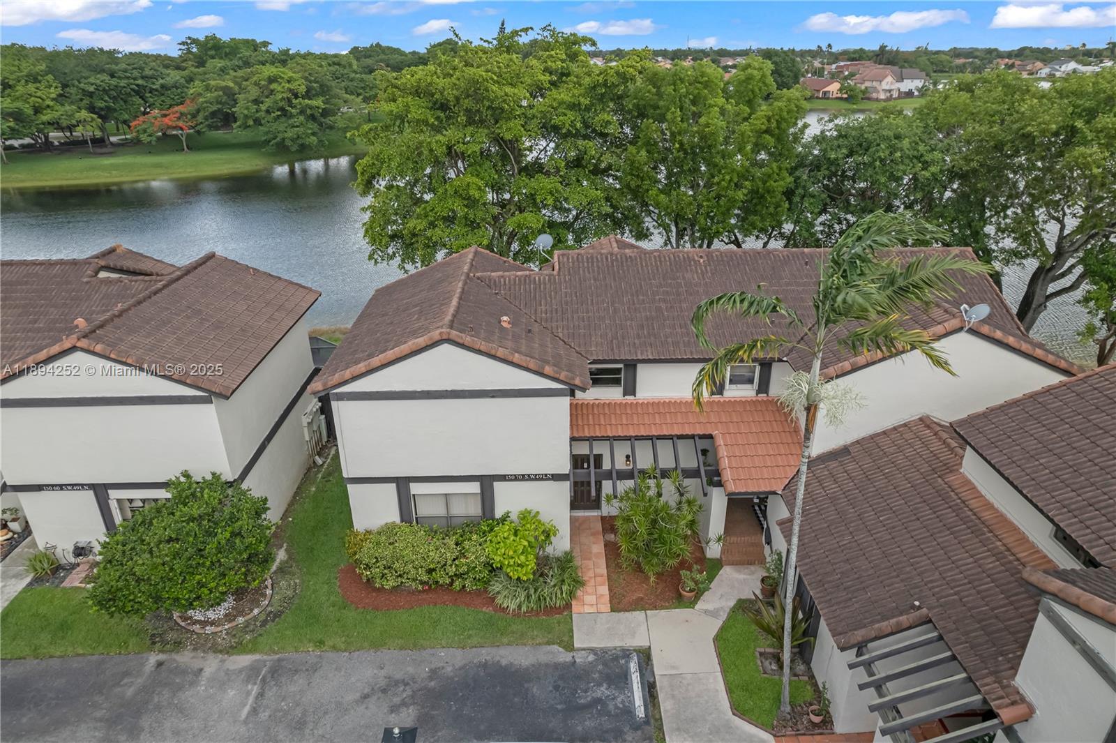 LKS OF MEADOW VILG HOMES - Residential Lease