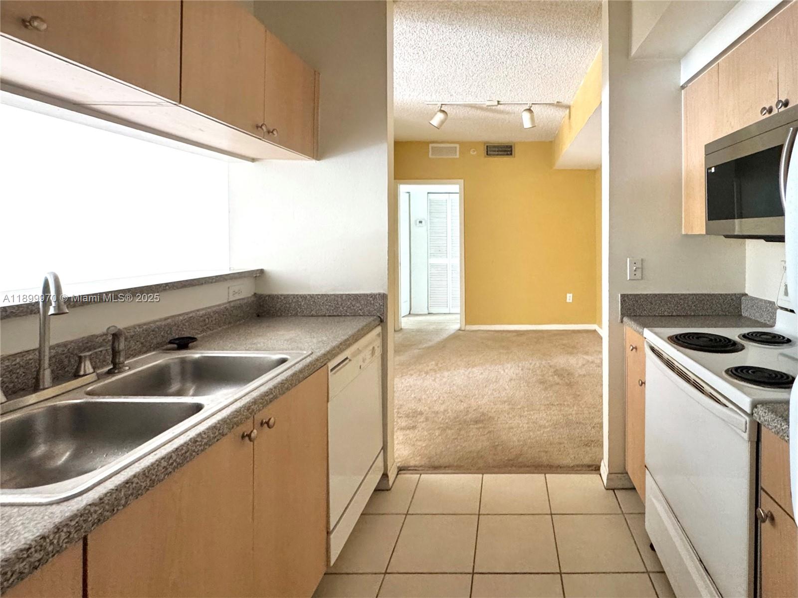 EL-AD RESIDENCES AT MIRAM - Residential