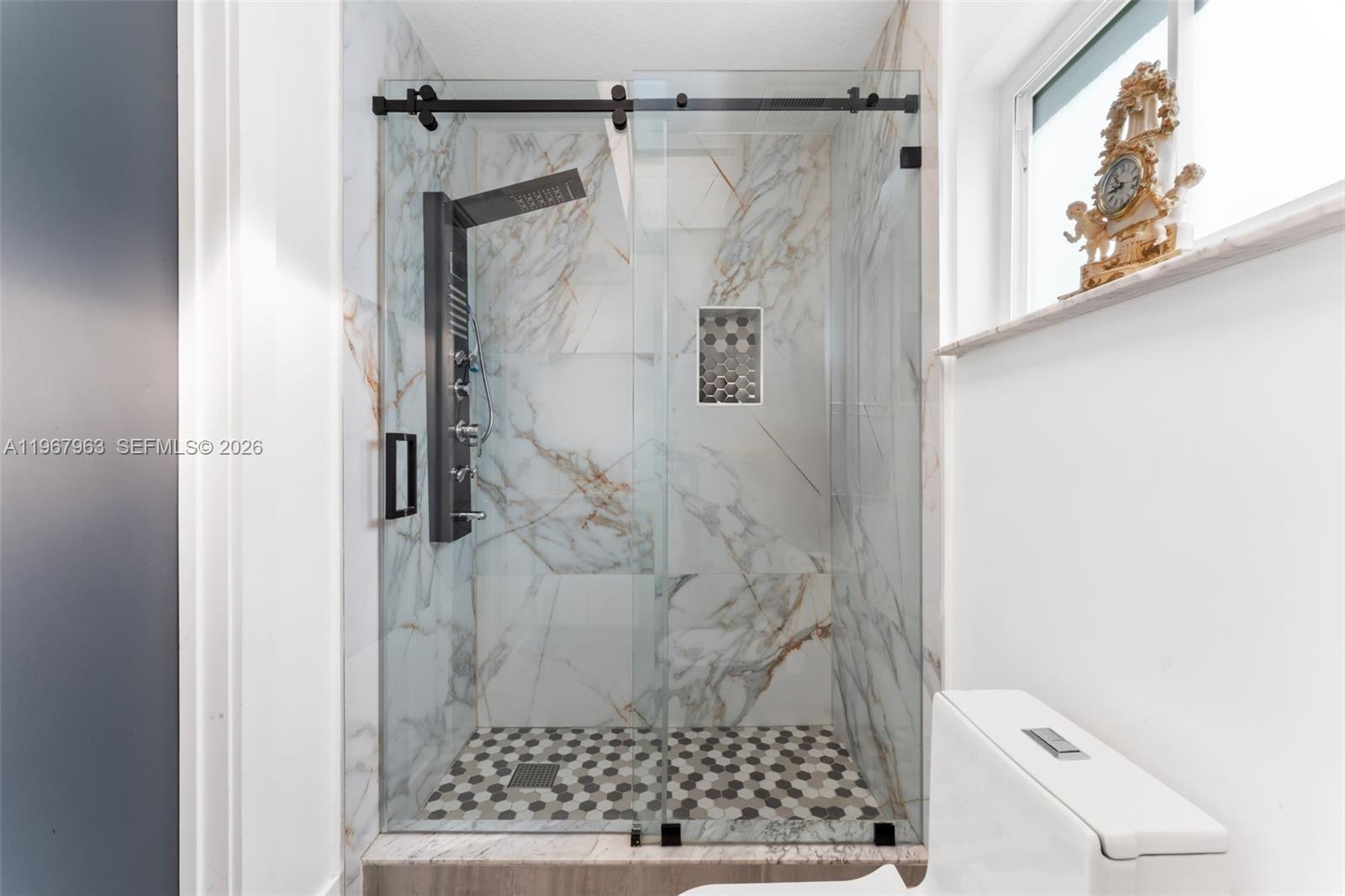 MELODY MANOR - Residential