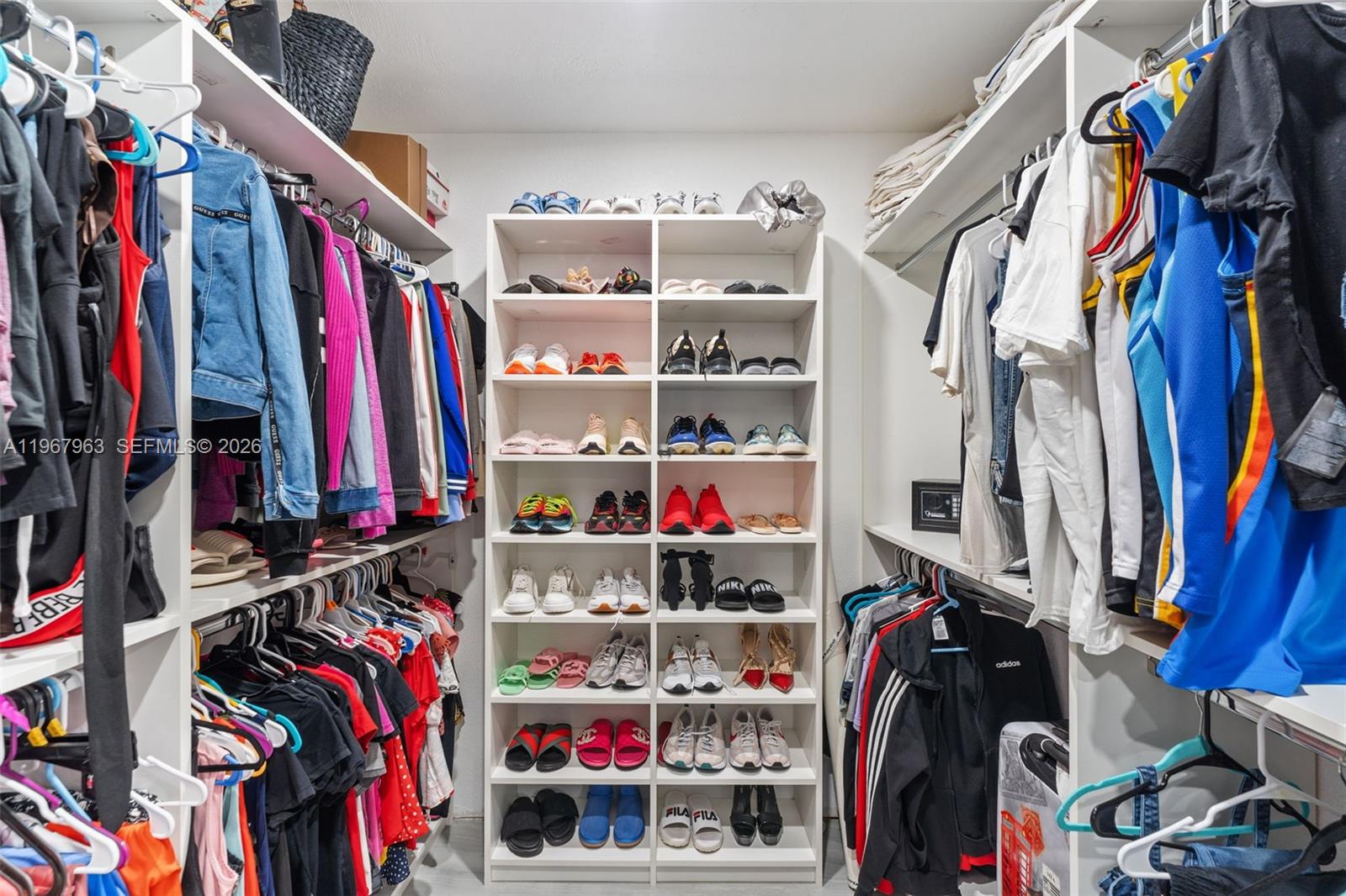 MELODY MANOR - Residential