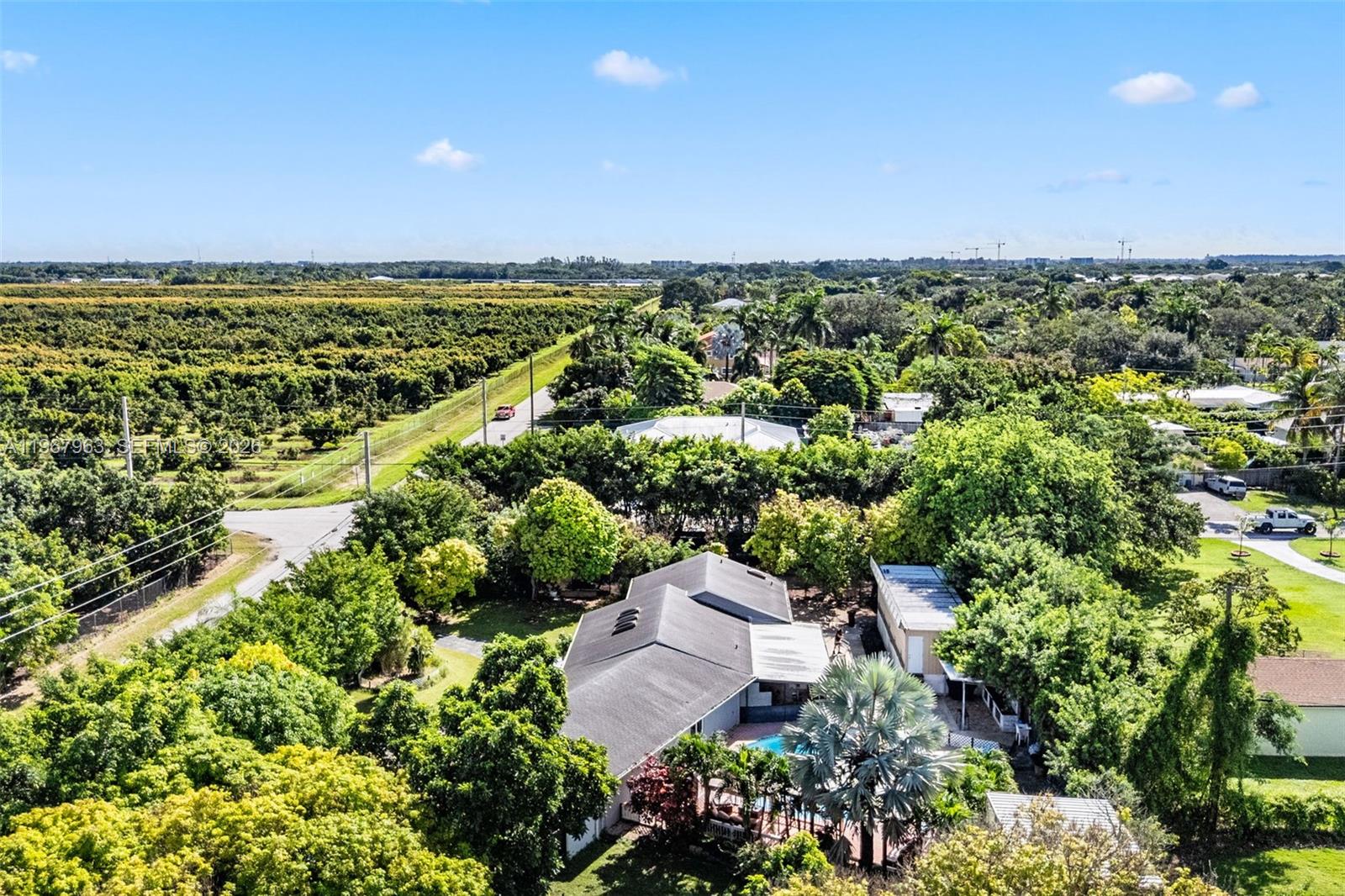 MELODY MANOR - Residential