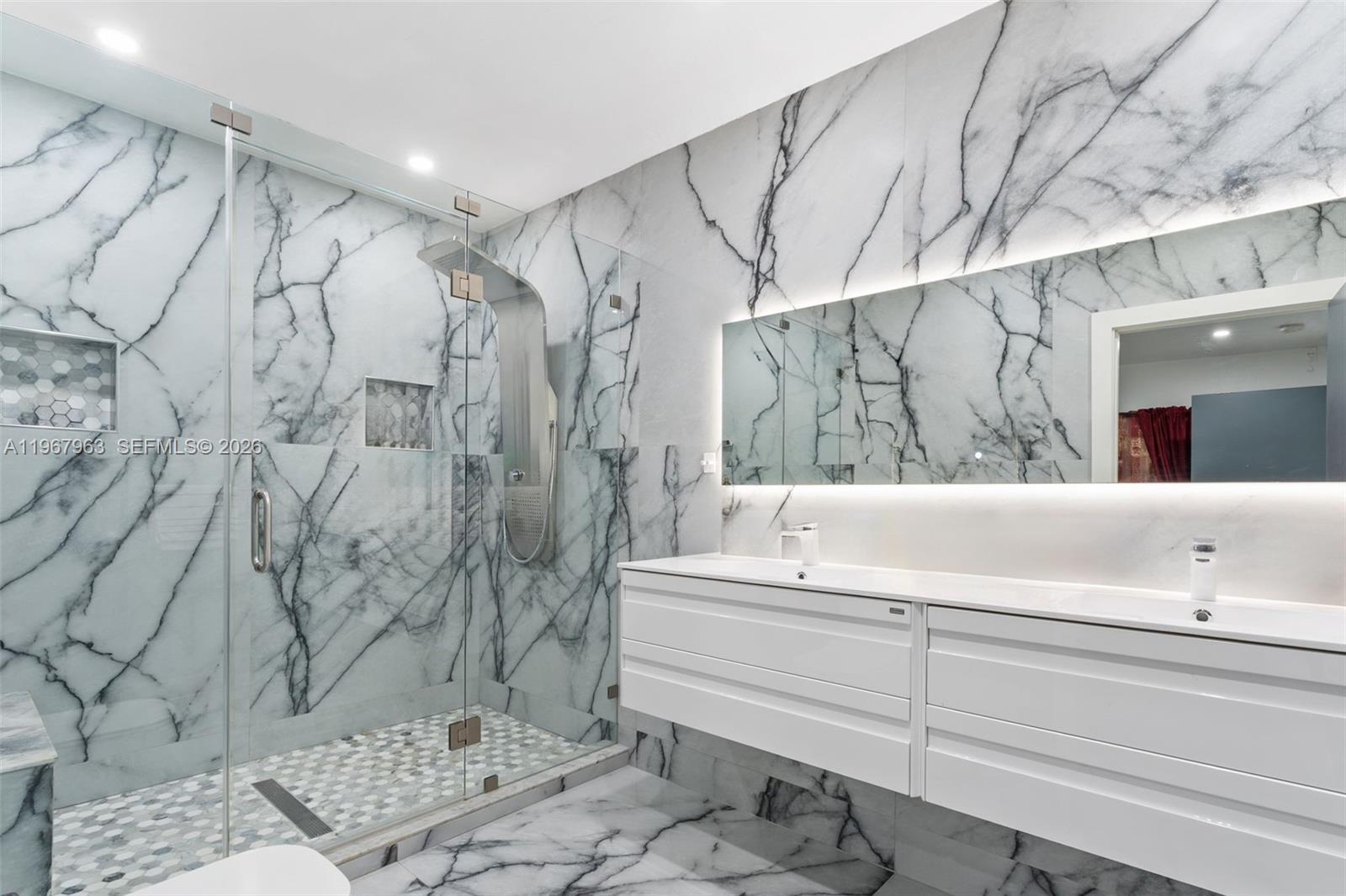 MELODY MANOR - Residential