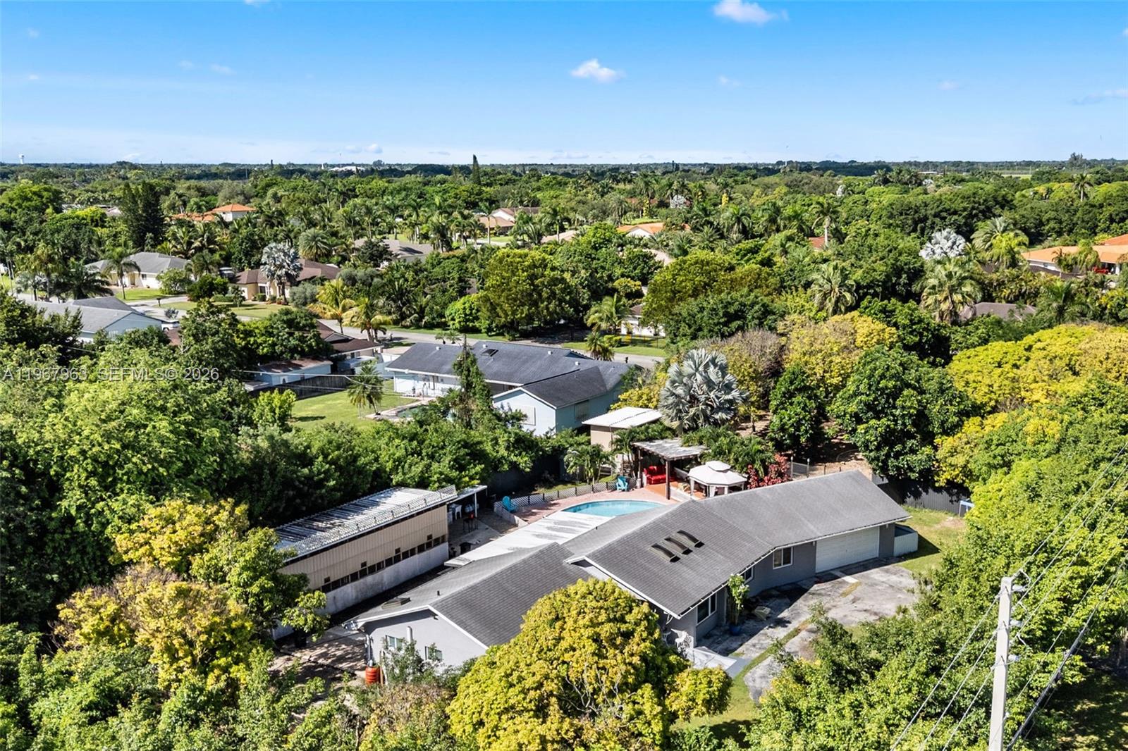 MELODY MANOR - Residential