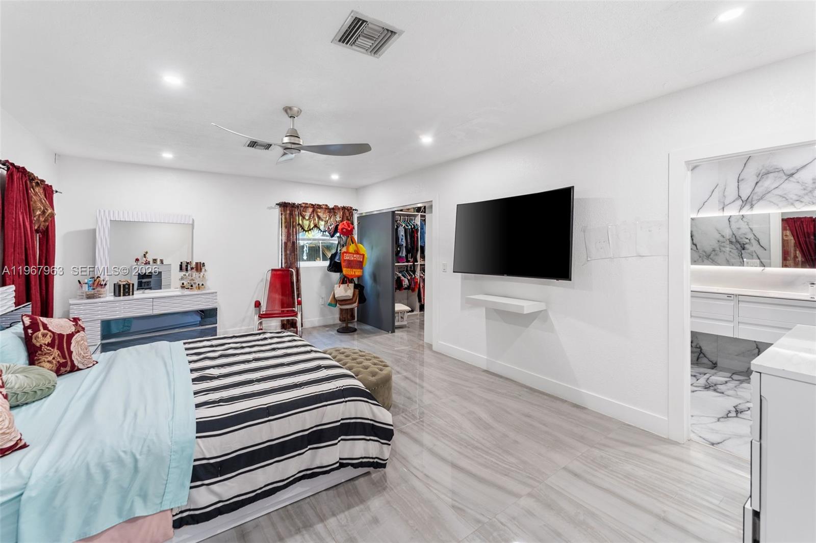 MELODY MANOR - Residential