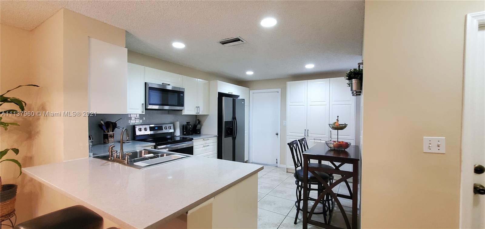 SECTORS 3 & 4 BOUNDARY PL - Residential Lease