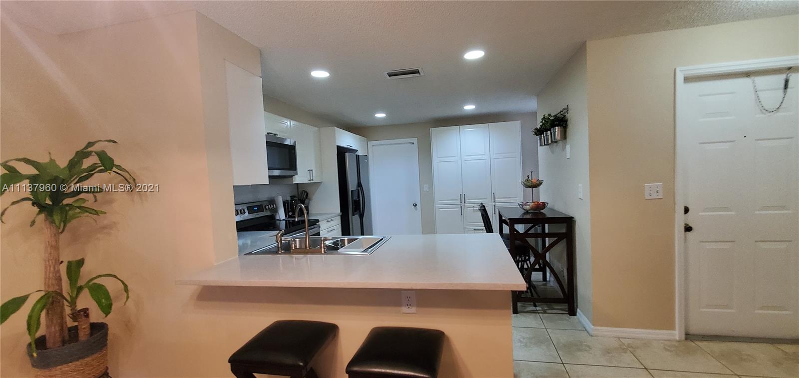 SECTORS 3 & 4 BOUNDARY PL - Residential Lease