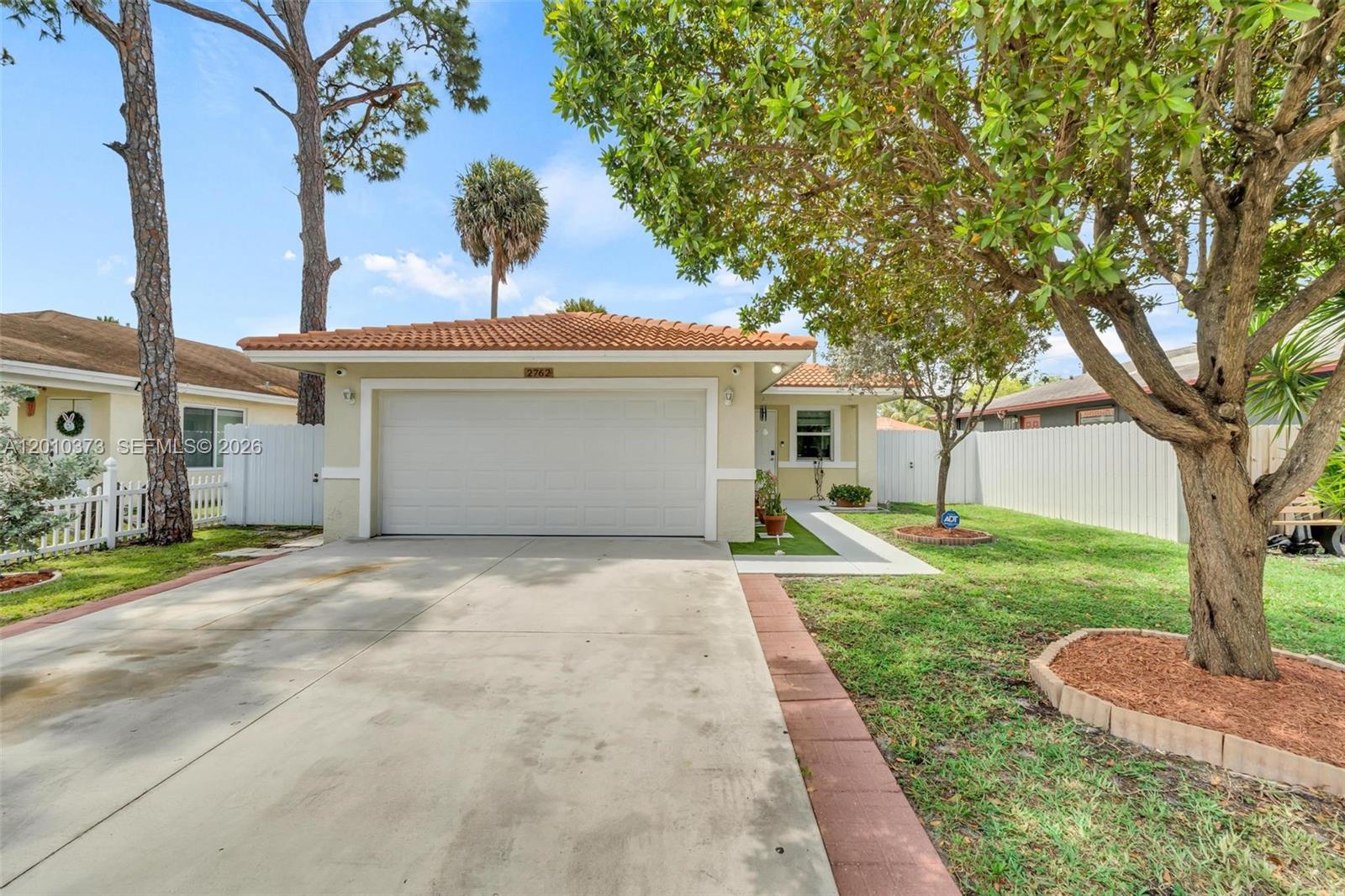 2762 NW 9th Ct