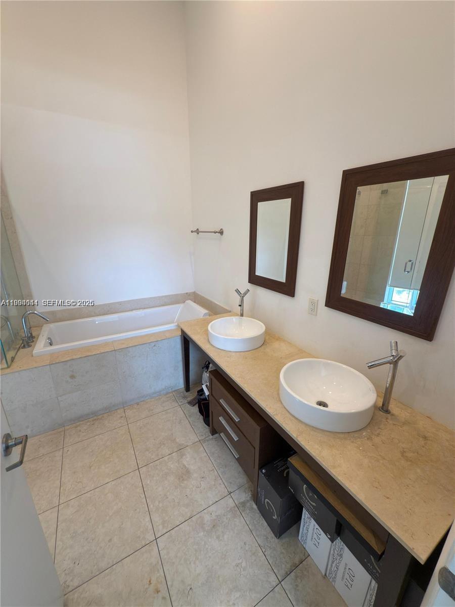 ICONBRICKELL CONDO NO 1 - Residential Lease