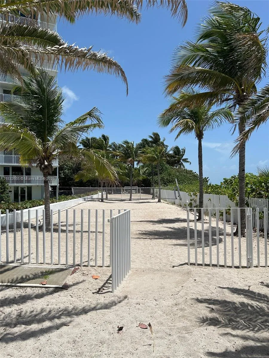 Key Biscayne, Florida 33149, United States, 2 Bedrooms Bedrooms, ,2 BathroomsBathrooms,Residential,Active,163585