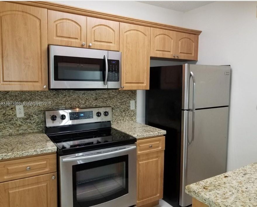 Beautiful 2 Bedroom 2 Bath condo on First Floor. Located in the Heart of Kendall. Close to shopping centers and to the Turnpike. Newer Washer/Dryer Combo inside unit. Condo Association has 10% reserves.  Association has a special assessment of $287/mo. for 36 mo. (Started on April, 2025). Currently rented until November 19th, 2026. Deposits to be placed with Elite Land Title Inc. .