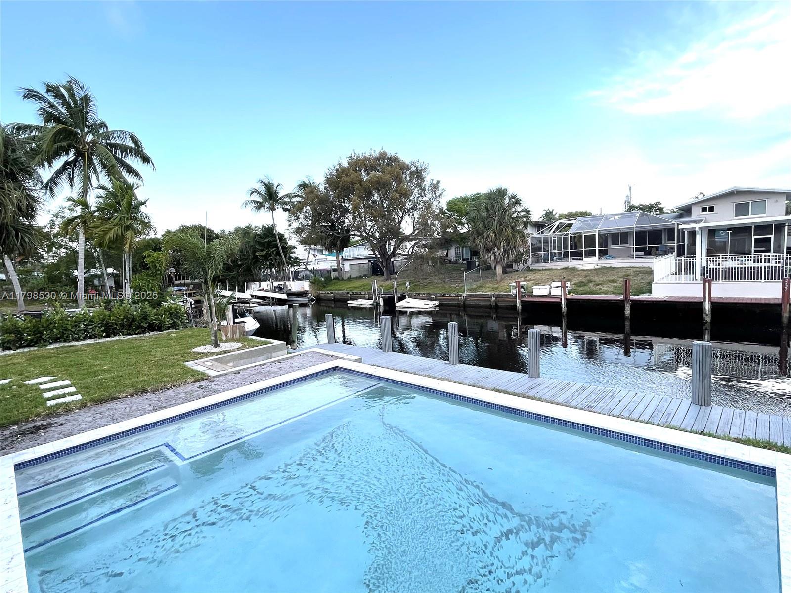 LAUDERDALE ISLES NO 2-BLK - Residential