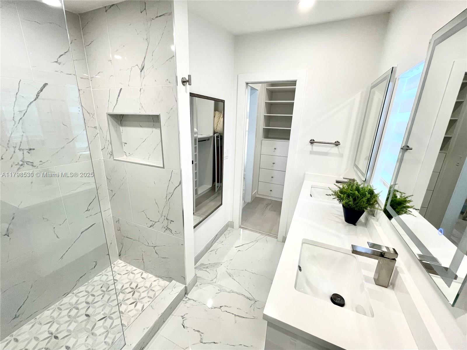 LAUDERDALE ISLES NO 2-BLK - Residential