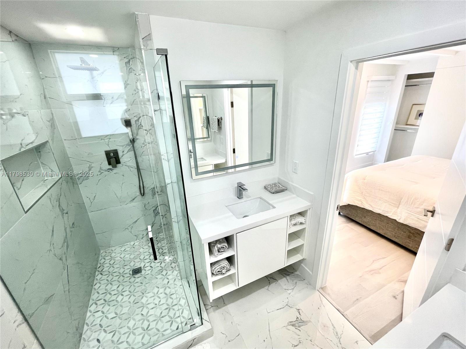 LAUDERDALE ISLES NO 2-BLK - Residential