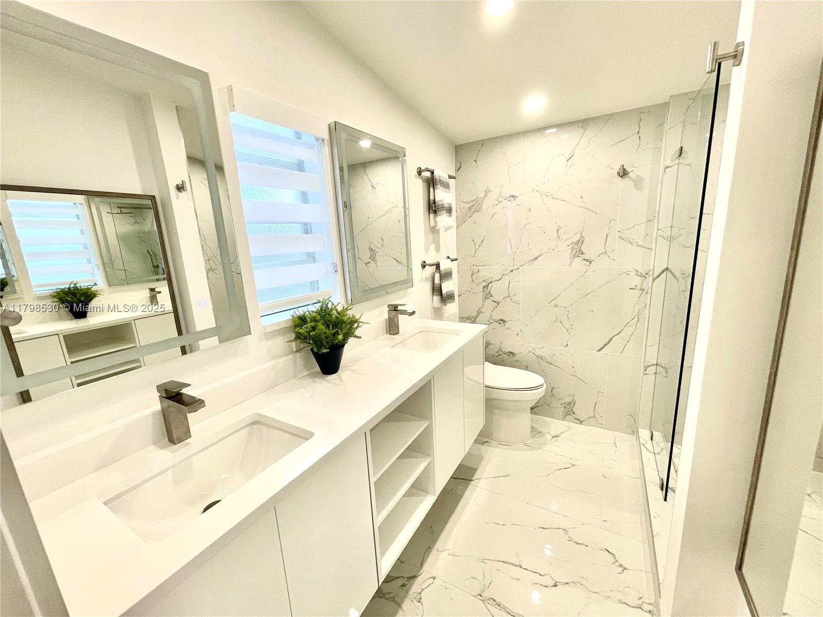 LAUDERDALE ISLES NO 2-BLK - Residential