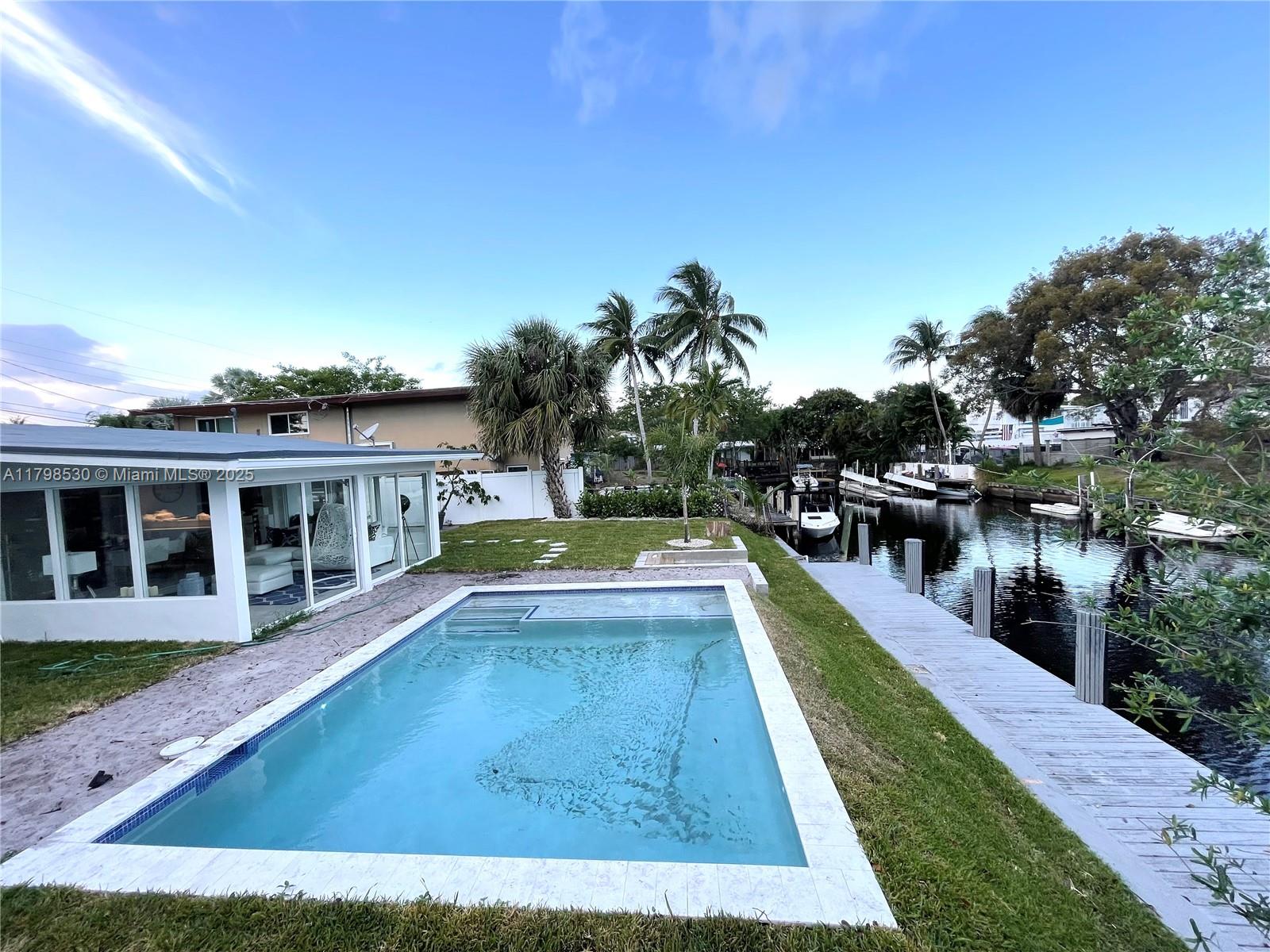 LAUDERDALE ISLES NO 2-BLK - Residential