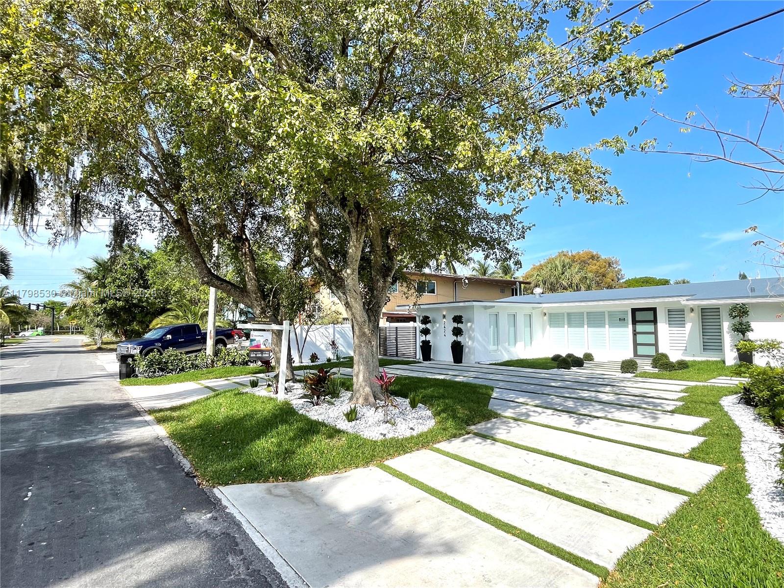 LAUDERDALE ISLES NO 2-BLK - Residential