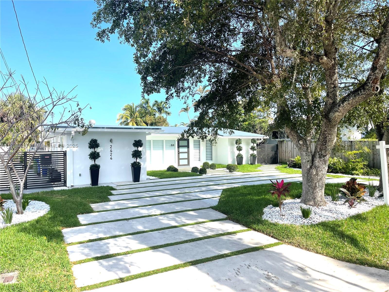 LAUDERDALE ISLES NO 2-BLK - Residential