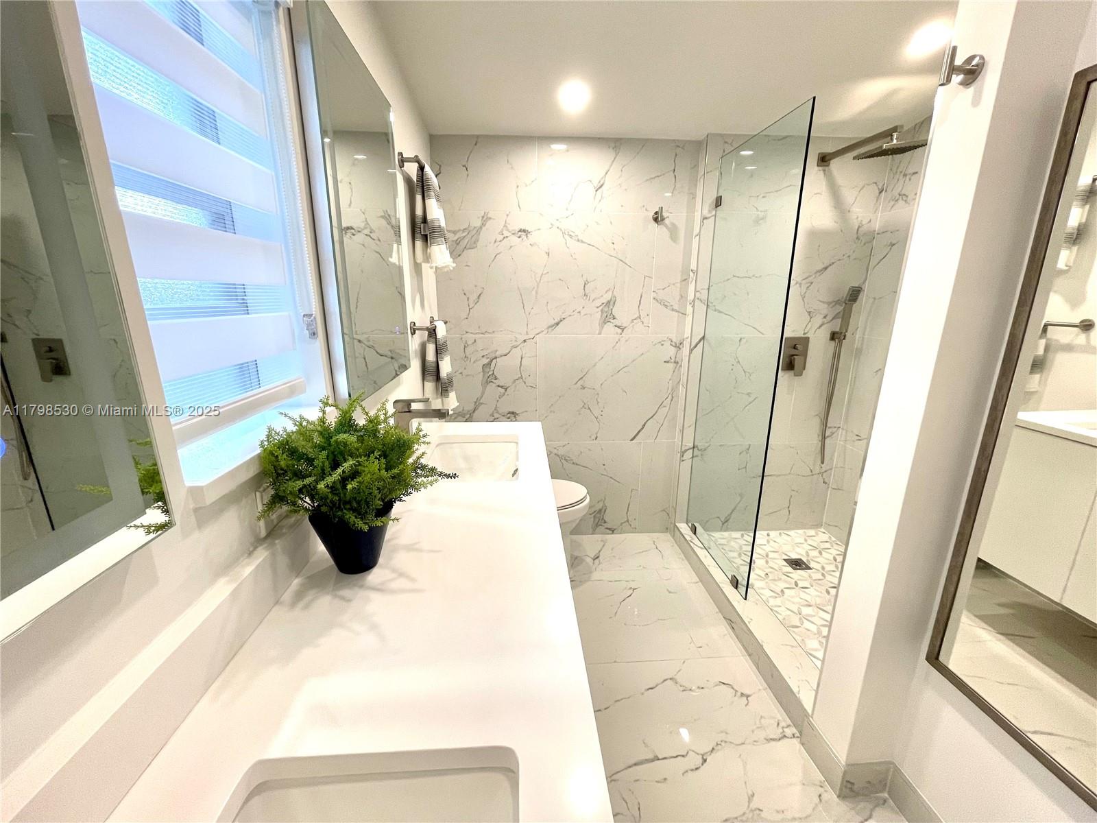 LAUDERDALE ISLES NO 2-BLK - Residential