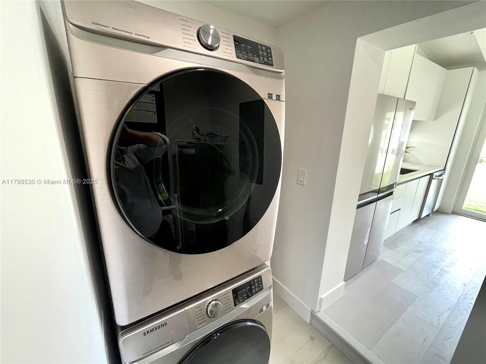 LAUDERDALE ISLES NO 2-BLK - Residential