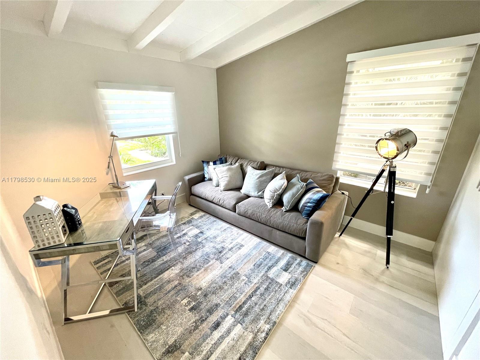 LAUDERDALE ISLES NO 2-BLK - Residential