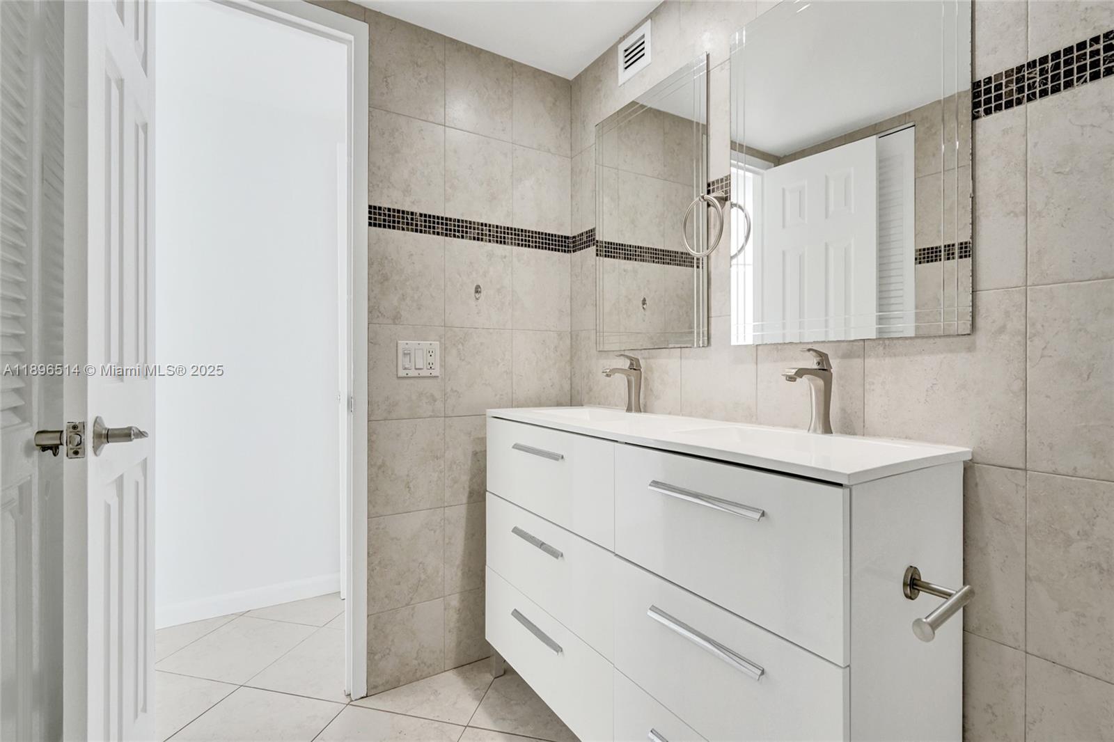 AVANT GARDE CONDO - Residential Lease