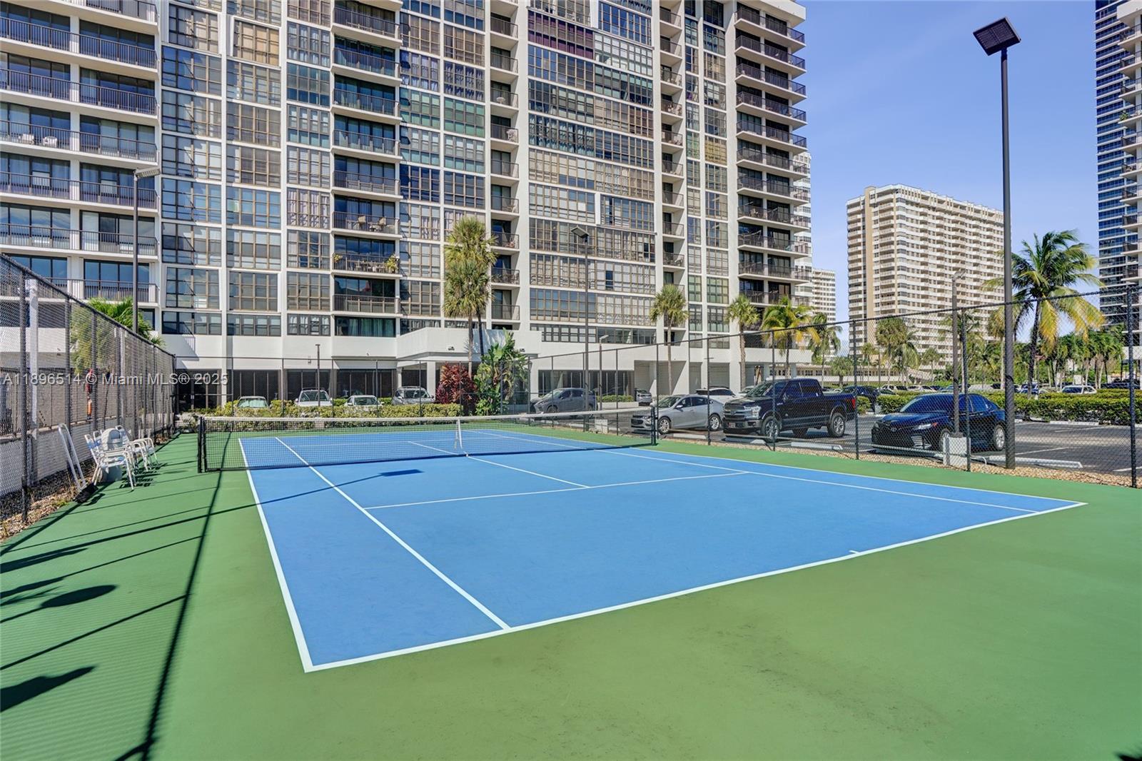 AVANT GARDE CONDO - Residential Lease