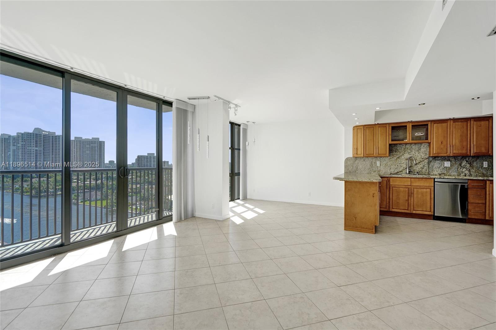 AVANT GARDE CONDO - Residential Lease