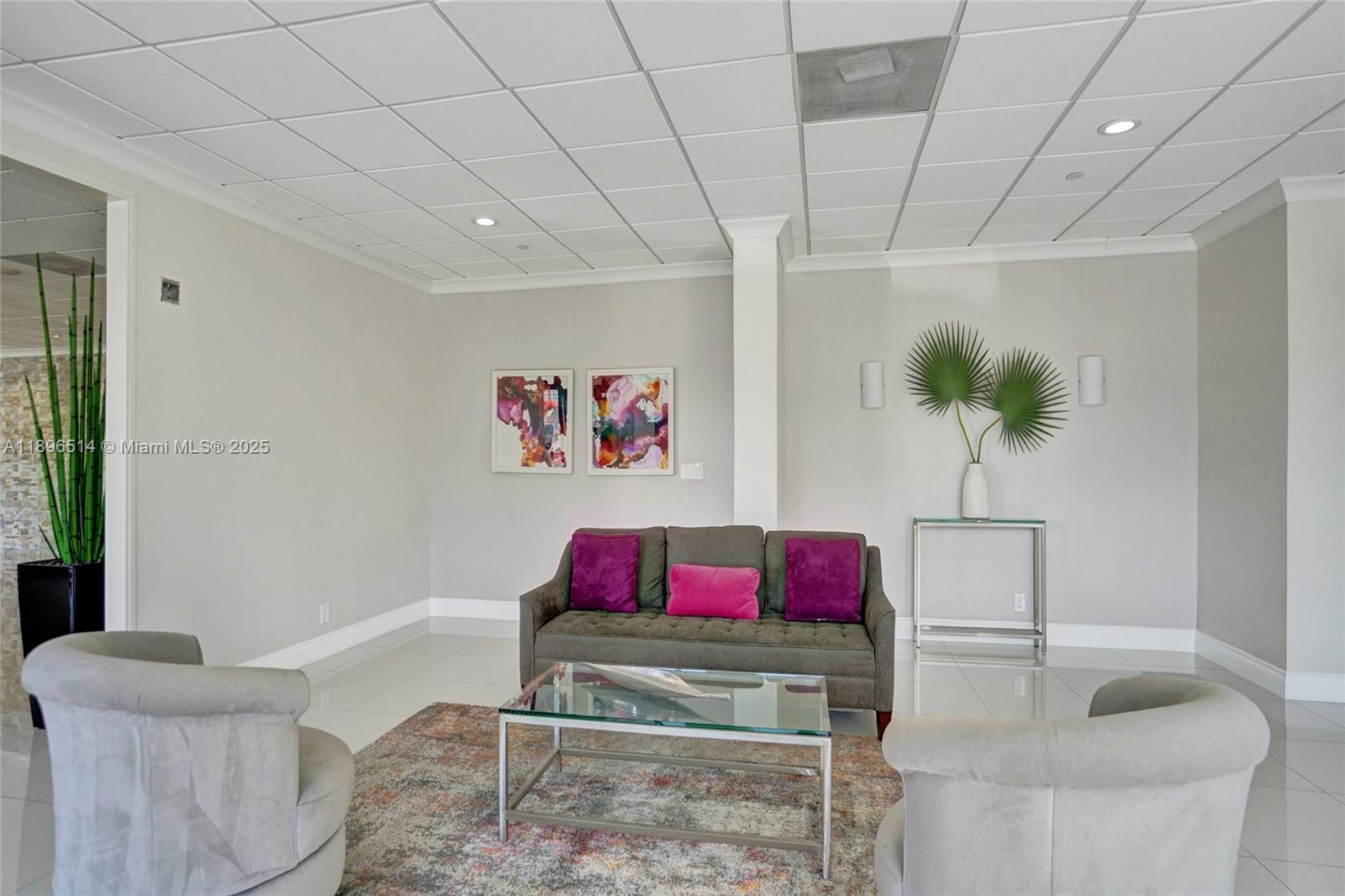 AVANT GARDE CONDO - Residential Lease