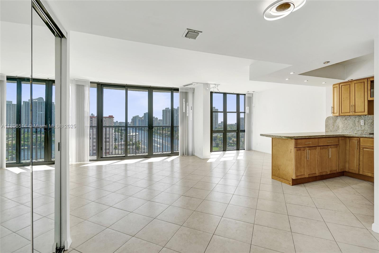 AVANT GARDE CONDO - Residential Lease