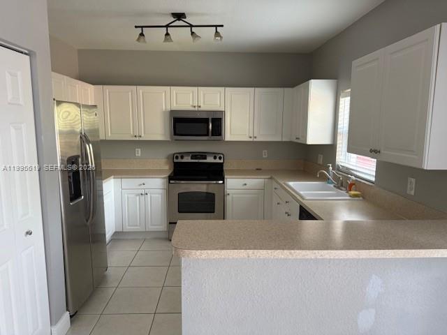 FLORIDIAN ISLES - Residential