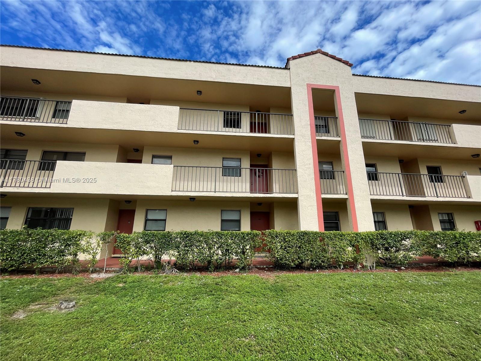 3470 Foxcroft Rd 111, Miramar, Broward County, Florida - 2 Bedrooms  
2 Bathrooms - 