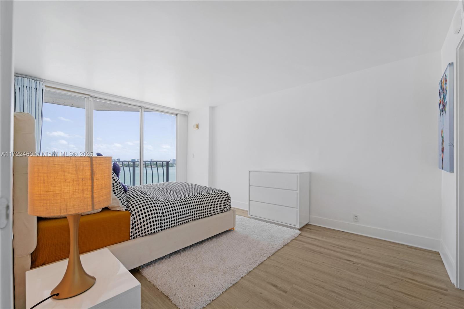 THE GRANDVIEW PALACE COND - Residential