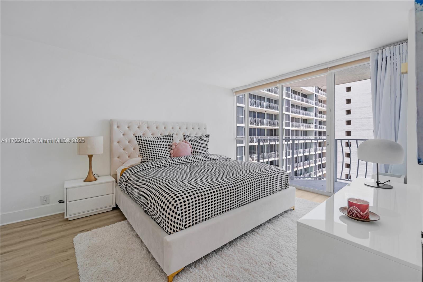 THE GRANDVIEW PALACE COND - Residential